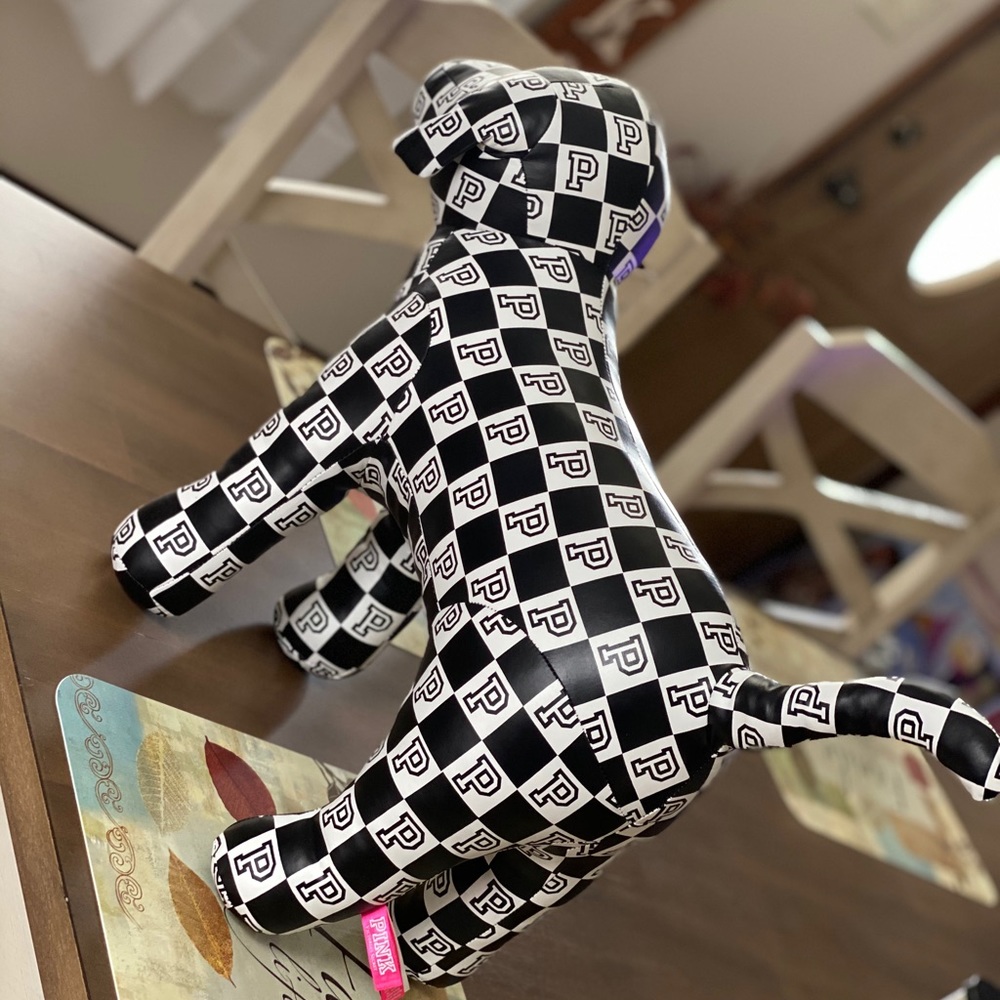 XL PINK 2018 Fashion Show Dog